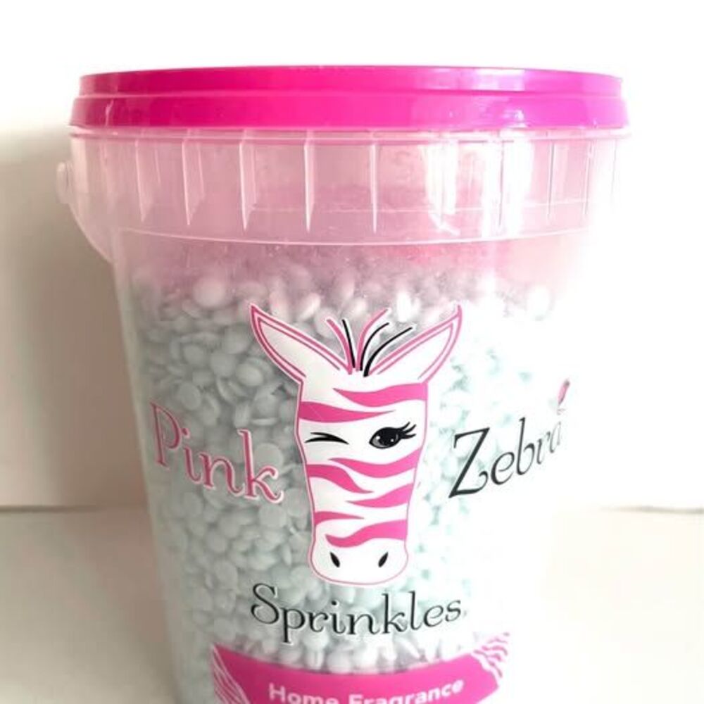 Pink Zebra Sprinkles in the "Enchanted Winter" fragrance. 16oz.